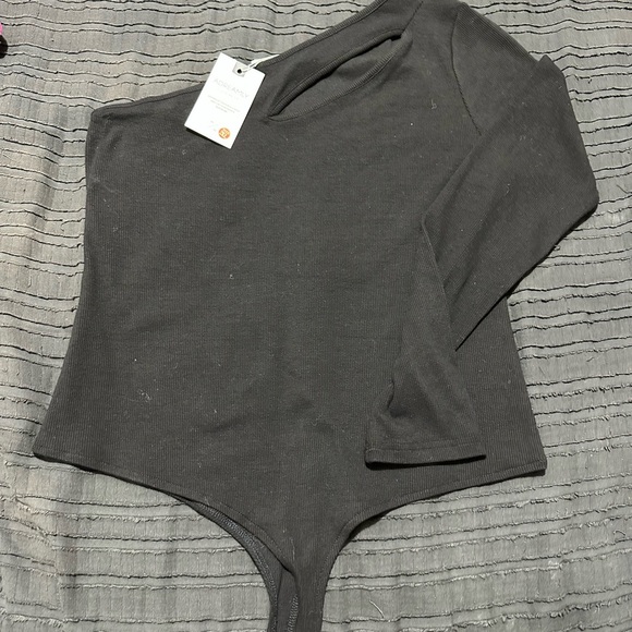 Black One-Shoulder Bodysuit.      <<<43>>>> - Picture 3 of 5
